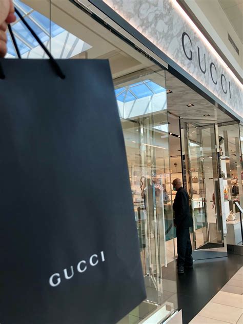 gucci outlet rosemont illinois.